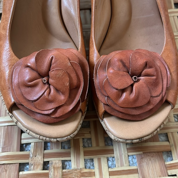 Kork-Ease Peep Toe Slingback Platform Sandals - Picture 10 of 11